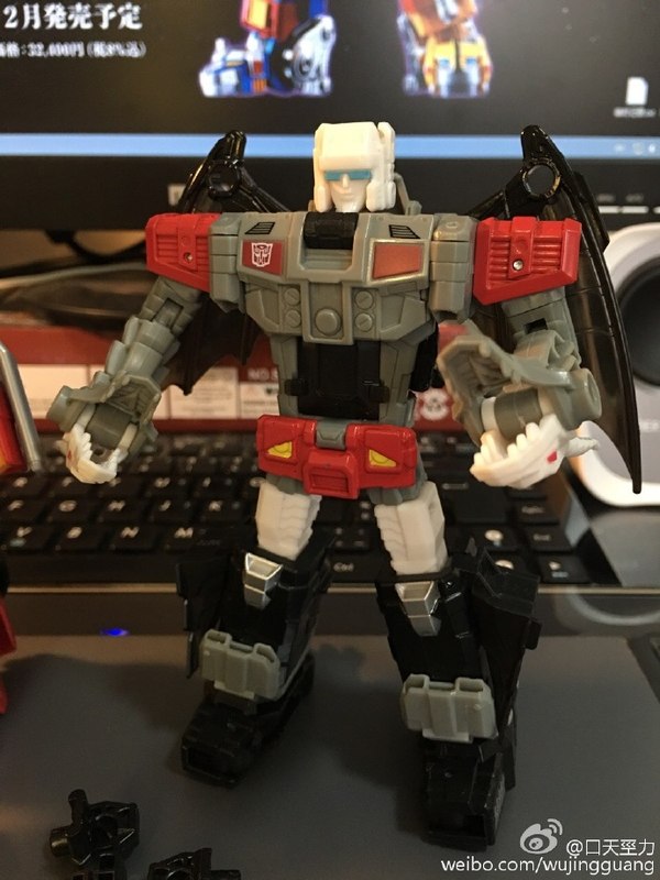 New In Hand Images Of Titans Return Deluxe Autobot Hot Rod And Twinferno  (3 of 10)